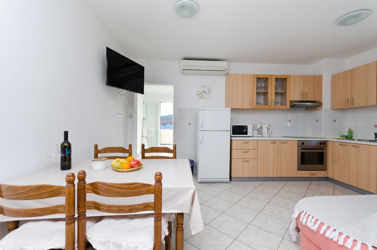 Apartments Marija P Lopar Esterno foto