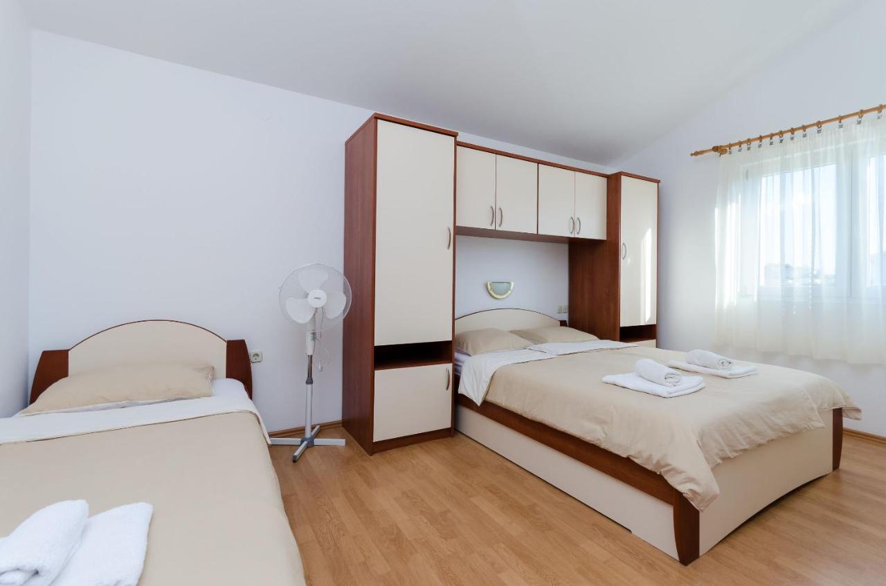 Apartments Marija P Lopar Esterno foto